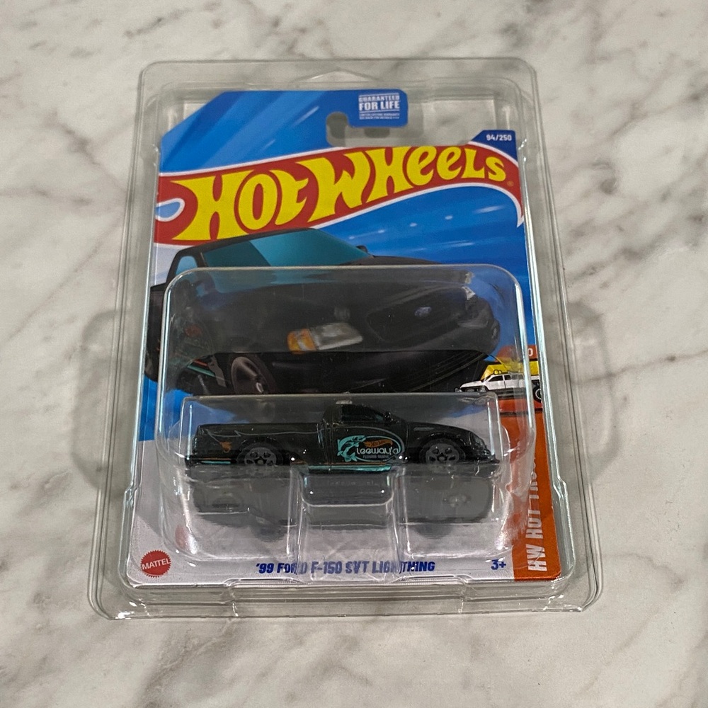 Hot Wheels '99 Ford F-150 SVT Lightning Toy Car - Black